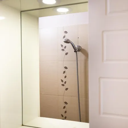En-suite Rooms: Novа In Center Sófia