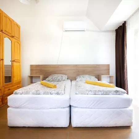 Nova Guesthouse - Private En-Suite Rooms I Sofia Center I Self Check-In 2*