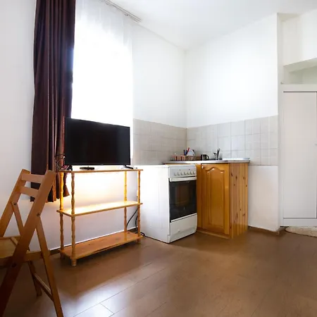Nova Guesthouse - Private En-Suite Rooms I Sofia Center I Self Check-In Pensiune
